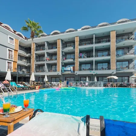 Club Viva Szálloda 4*