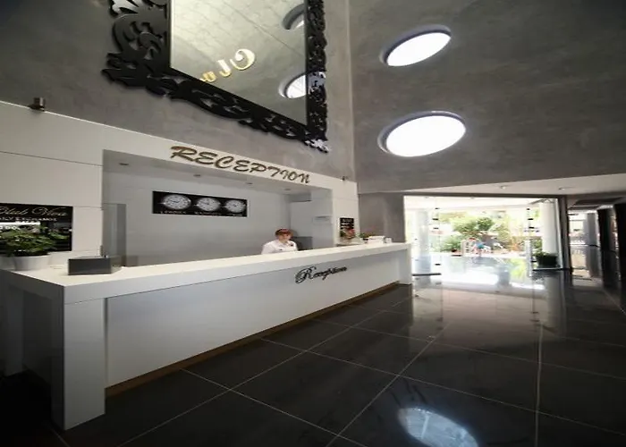 מלון Club Viva מרמריס