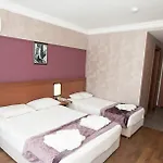Club Viva Szálloda 4*